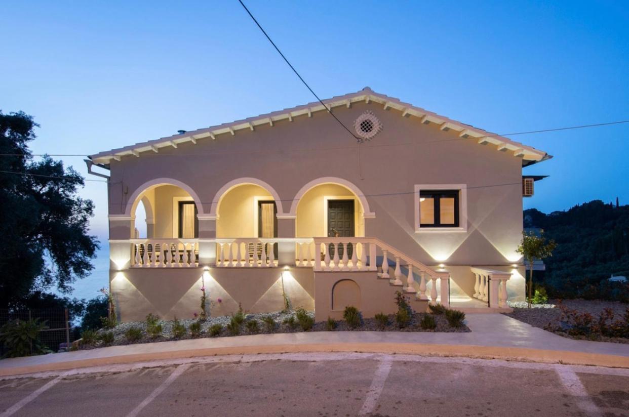 Irida sunset Villa Pentati Bagian luar foto